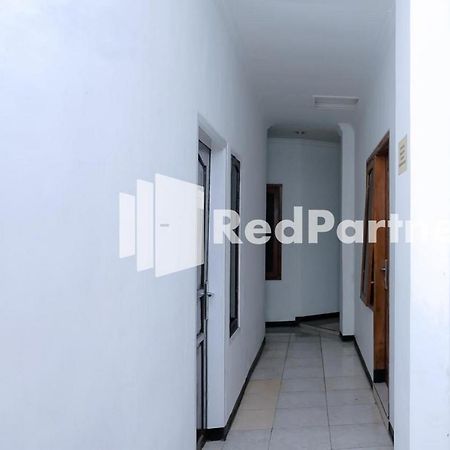 Sawojajar Inn Mitra Reddoorz Malang Exterior foto