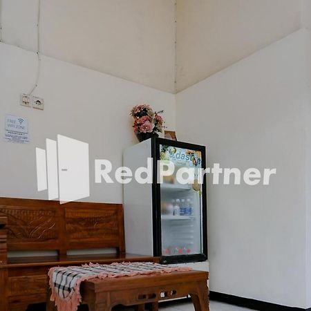 Sawojajar Inn Mitra Reddoorz Malang Exterior foto