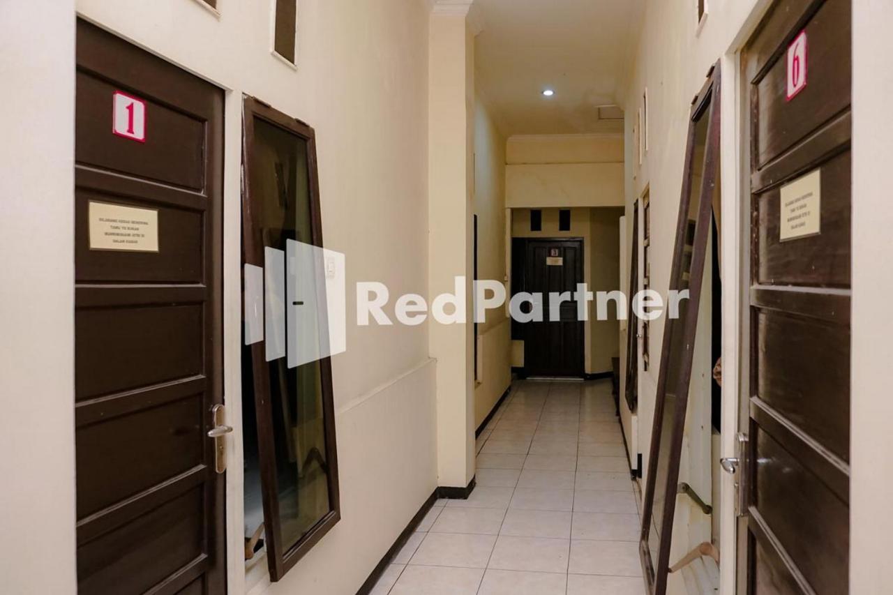 Sawojajar Inn Mitra Reddoorz Malang Exterior foto